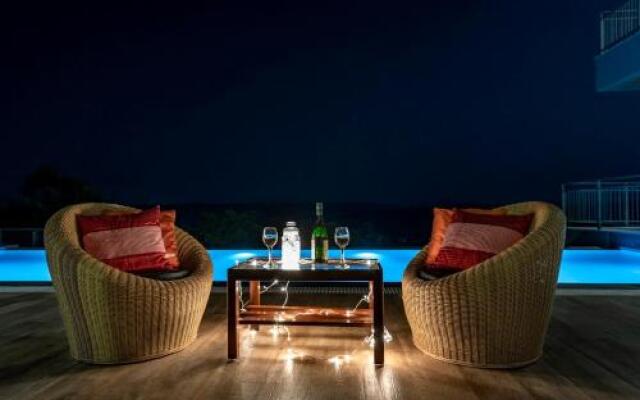SaffronStays Falcon Hill, Lonavala - luxury villa with infinity pool near Lion's Point