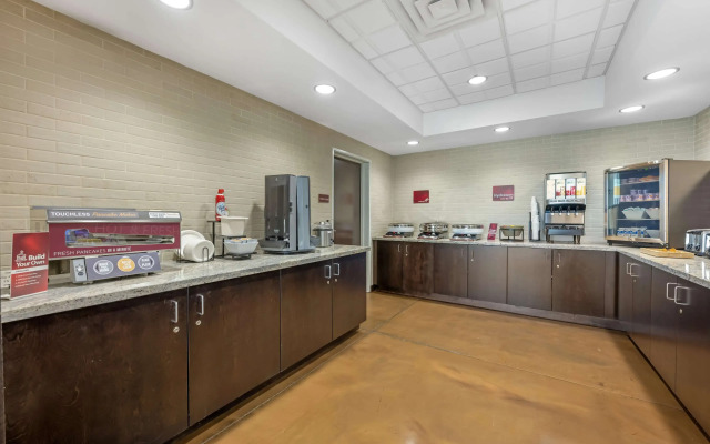 Best Western Plus Lakeview Hotel