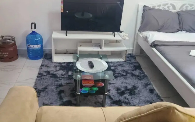 Studio 107, South B, Sana Sana