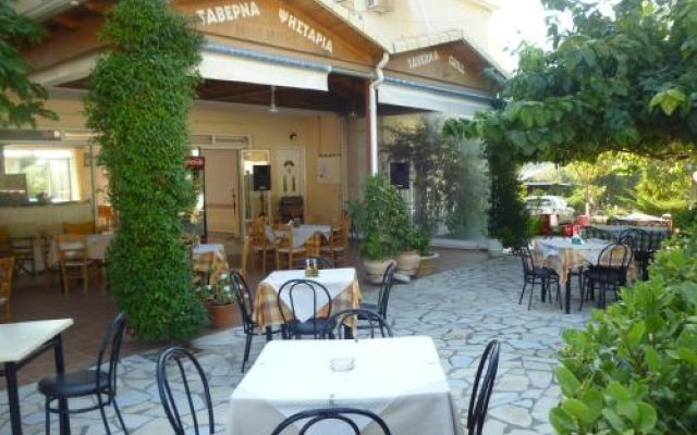 Babis Taverna And Rooms