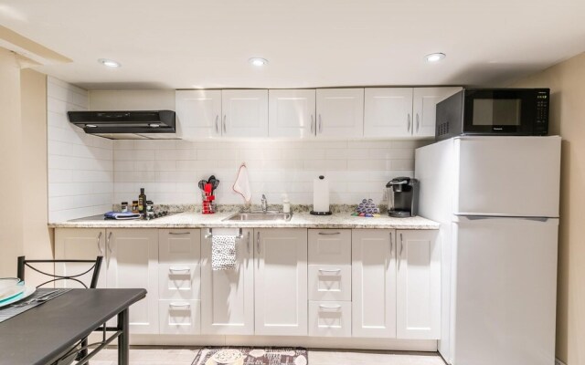 Newly Renovated 1Br Apt W Queen Bed And Netflix