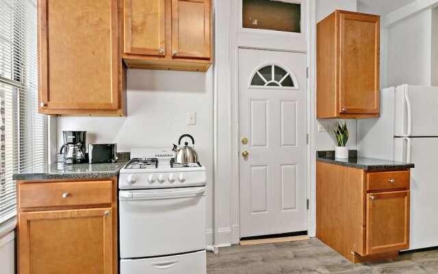 Cool 2BR Wrigleyville close to Fun City