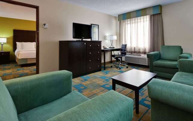 La Quinta Inn & Suites by Wyndham Plattsburgh