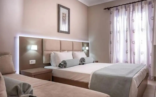Plaka Beach Resort