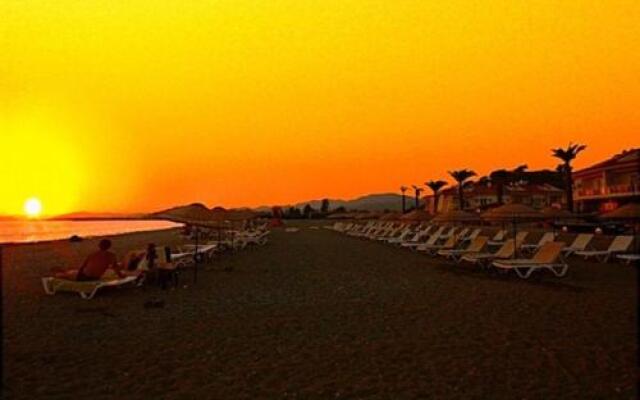 Sunset Beach Club Aqualettings mermaid 37