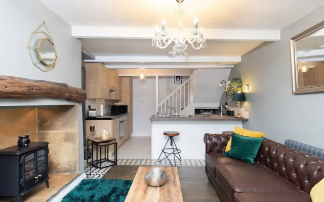 Mischa Cottage