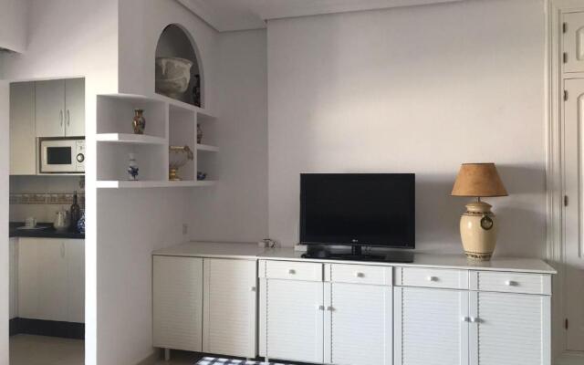 Pyr studio apt partial seaview
