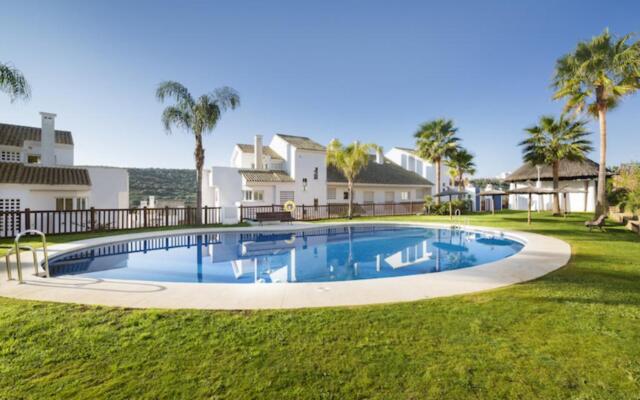 Albayt Nueva Alcaidesa Apartments