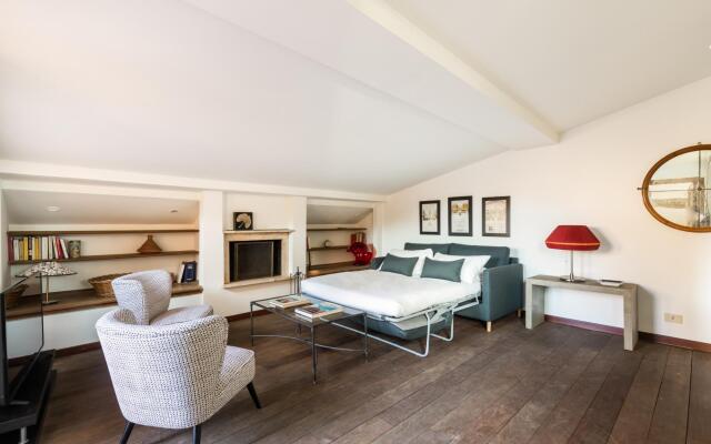 Trastevere Romantic Terraced Apartment