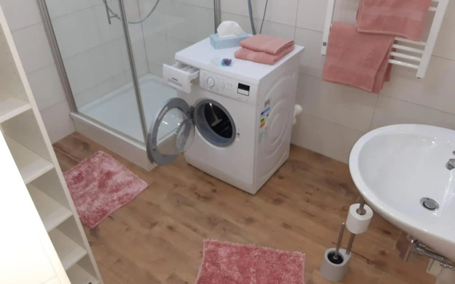 Luxuriöse Wohnung mit eigenem Garten