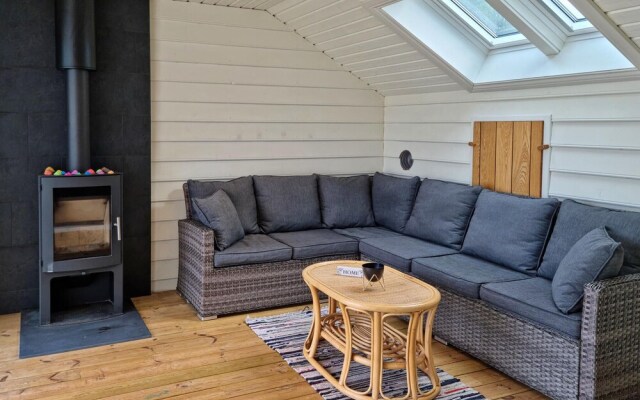 Amazing Home in Spangereid With Wifi and 5 Bedrooms