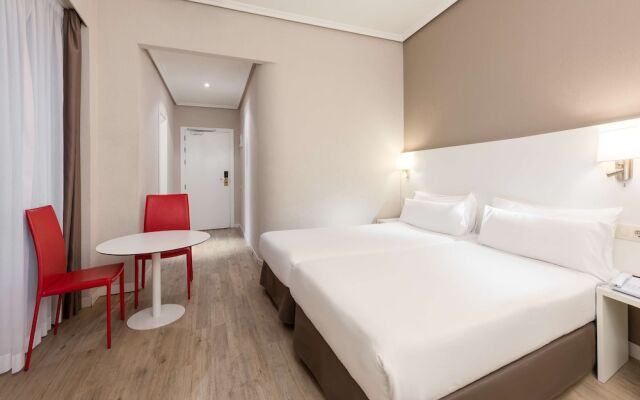 Tryp Madrid Gran Via Hotel