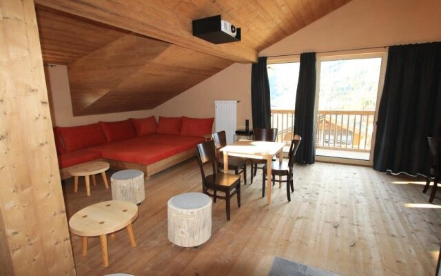 Alpen Select Lodge for 16-24 People