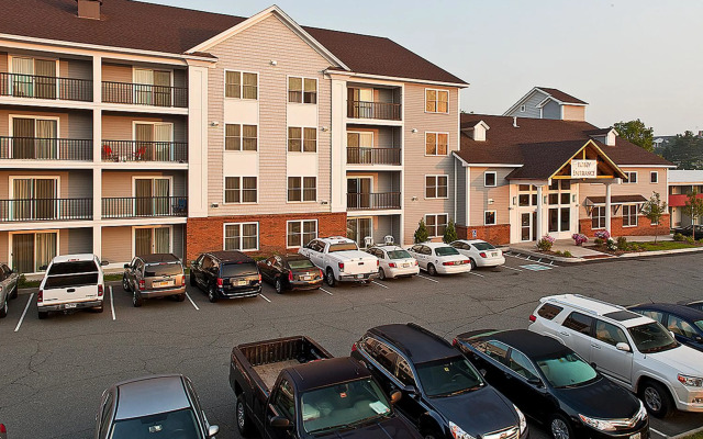 White River Inn and Suites