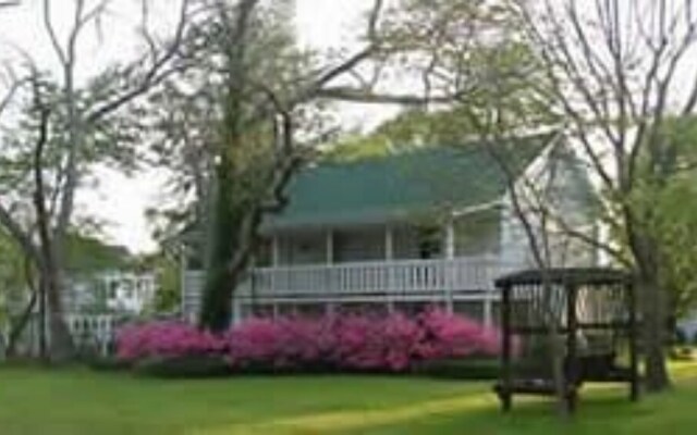 Thee Hubbell House