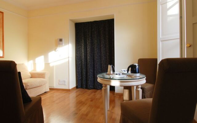 Posh Neighbourhood Apartment