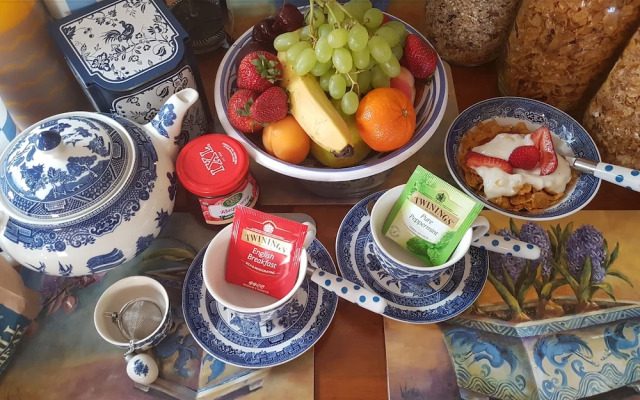 Water Bay Villa Bed and Breakfast