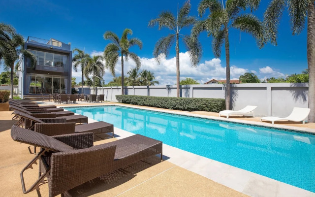 Spacious 3BR Pool Access Villa Argent 7
