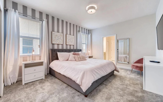 8801 IC 8BR Dream Retreat: Luxury Villa