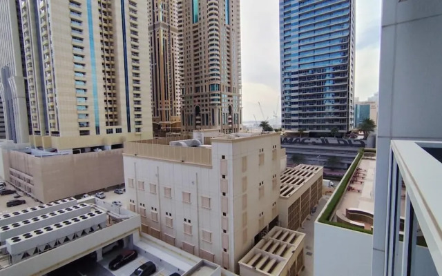 Phaedrus Living: Dubai Marina Arcade Residence 703