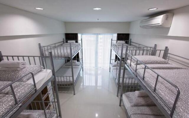 Mercu Summer Suites by Jeffrey