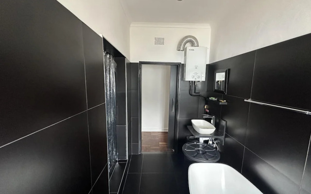 Spacious 2 bed Unit in Eastlea - 2228