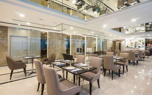 SureStay Plus Hotel by Best Western Sukhumvit 2