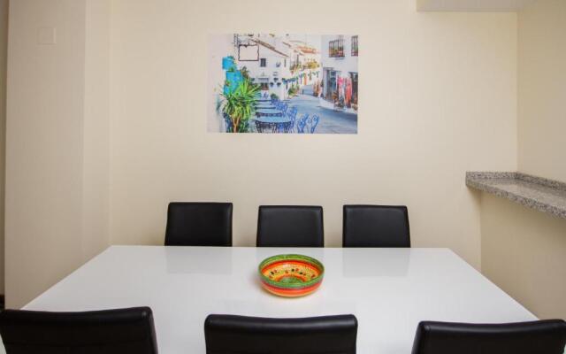 Spacious two bedroom apartment 1012