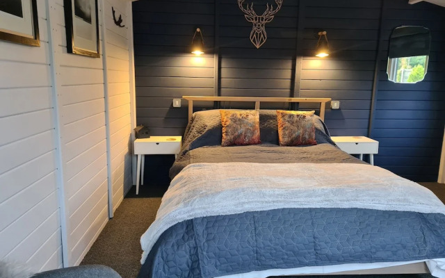 The Little Hide - Adult Only Camping Pods