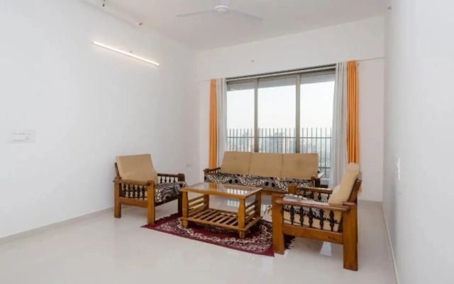 OYO 30597 Pleasant Apartment Malad East