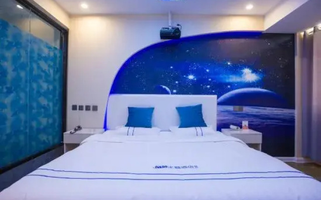 Blue Whale Hotel