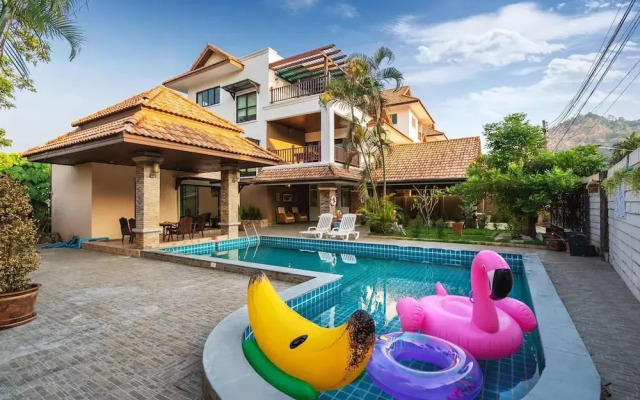Anyaburi Private Pool Villa