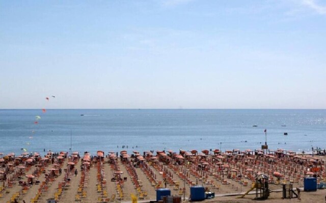 Three-room Apartment in a Nice Villa With Garden - Beach Place Included