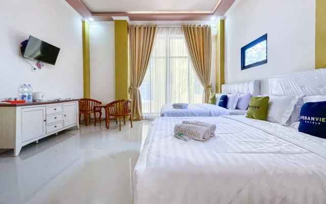 Urbanview Hotel Saikhwan Pantai Sayang Heulang Pameungpeuk Garut by RedDoorz – Guest Rooms – Mancagahar