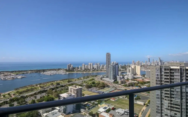Stylish 3 Bedroom Apartment In Goldcoast