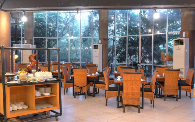Oak Tree Emerald Hotel & Conventions Semarang
