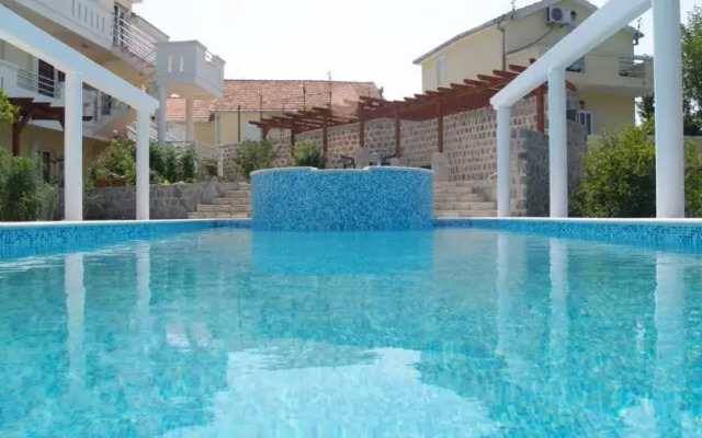 Apartmani Strahinja