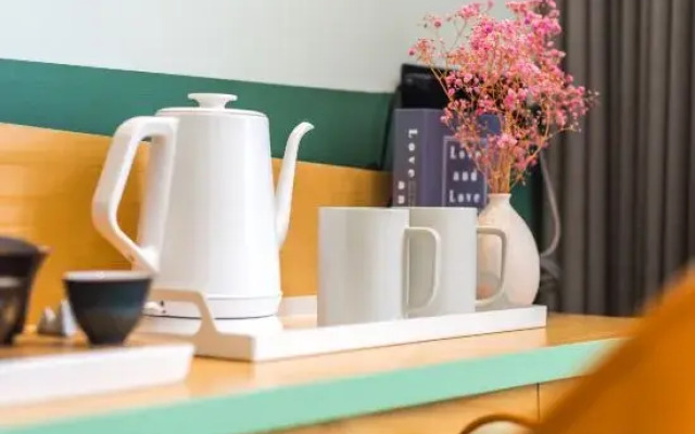 Yuejing Yazhu Homestay (Xiamen Gulangyu Riguangyan Shop)