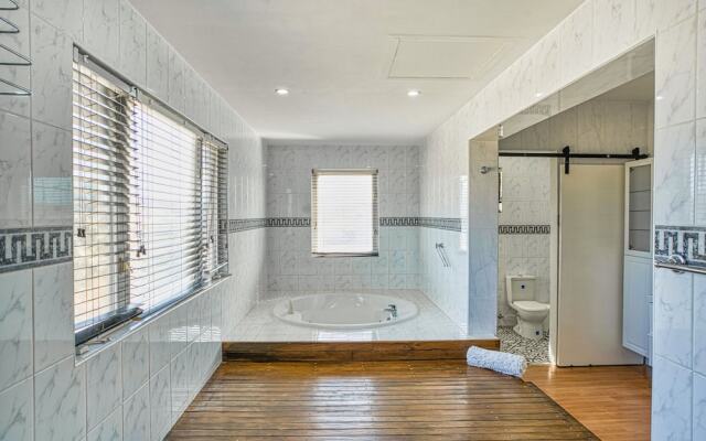 Direct Ocean Front Villa With Private Pool + View! Boca Catalina Malmok!