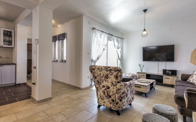 Secluded Holiday Home in Cesarica, Karlobag Near the Sea