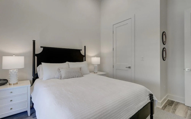 The Great White 306 DAR