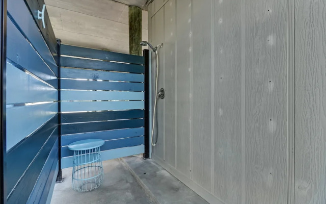 Redecorated Pet Friendly Home by RedAwning