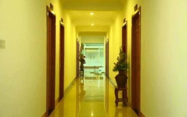 Sky Hotel Hlaing Thar Yar Yangon