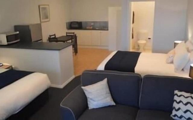 Penguin Seaside Motel