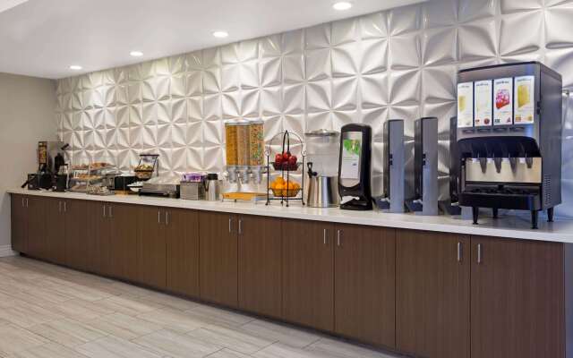 La Quinta Inn & Suites by Wyndham Visalia/Sequoia Gateway