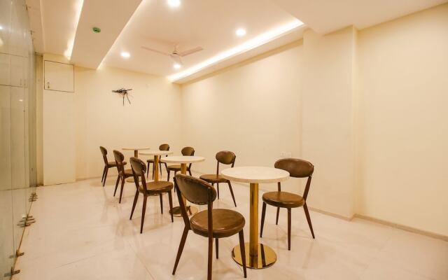 Fabhotel Divine Casa