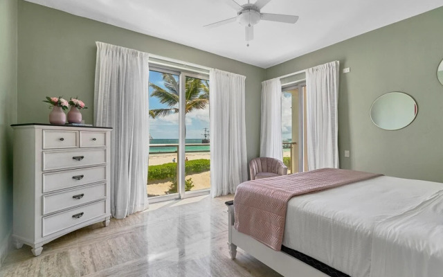 Beachfront Condo w Sea View A-202 Costa Atlantica