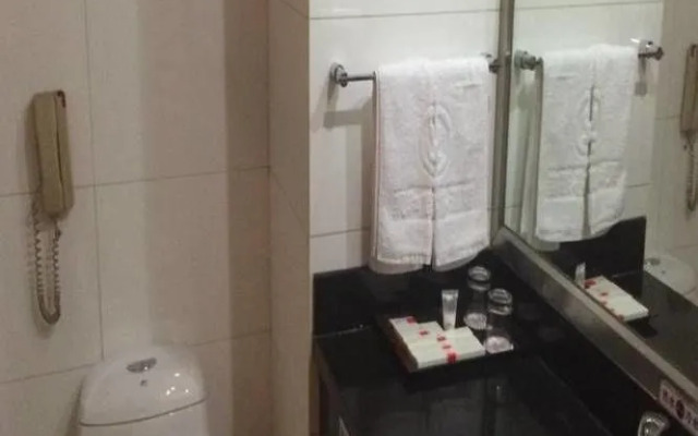 Yonghe Business Hotel