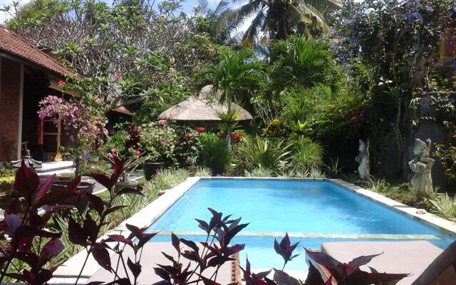 Taman Lituhayu Cottages