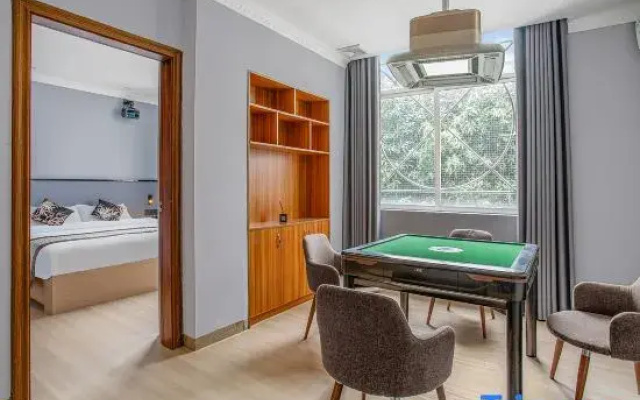 Yikela Yinying Apartment (Xinhui Wanda Plaza)